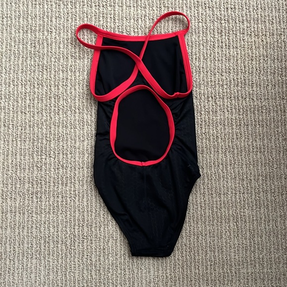 TYR - Black and red Suit - size 22 - Picture 2 of 5